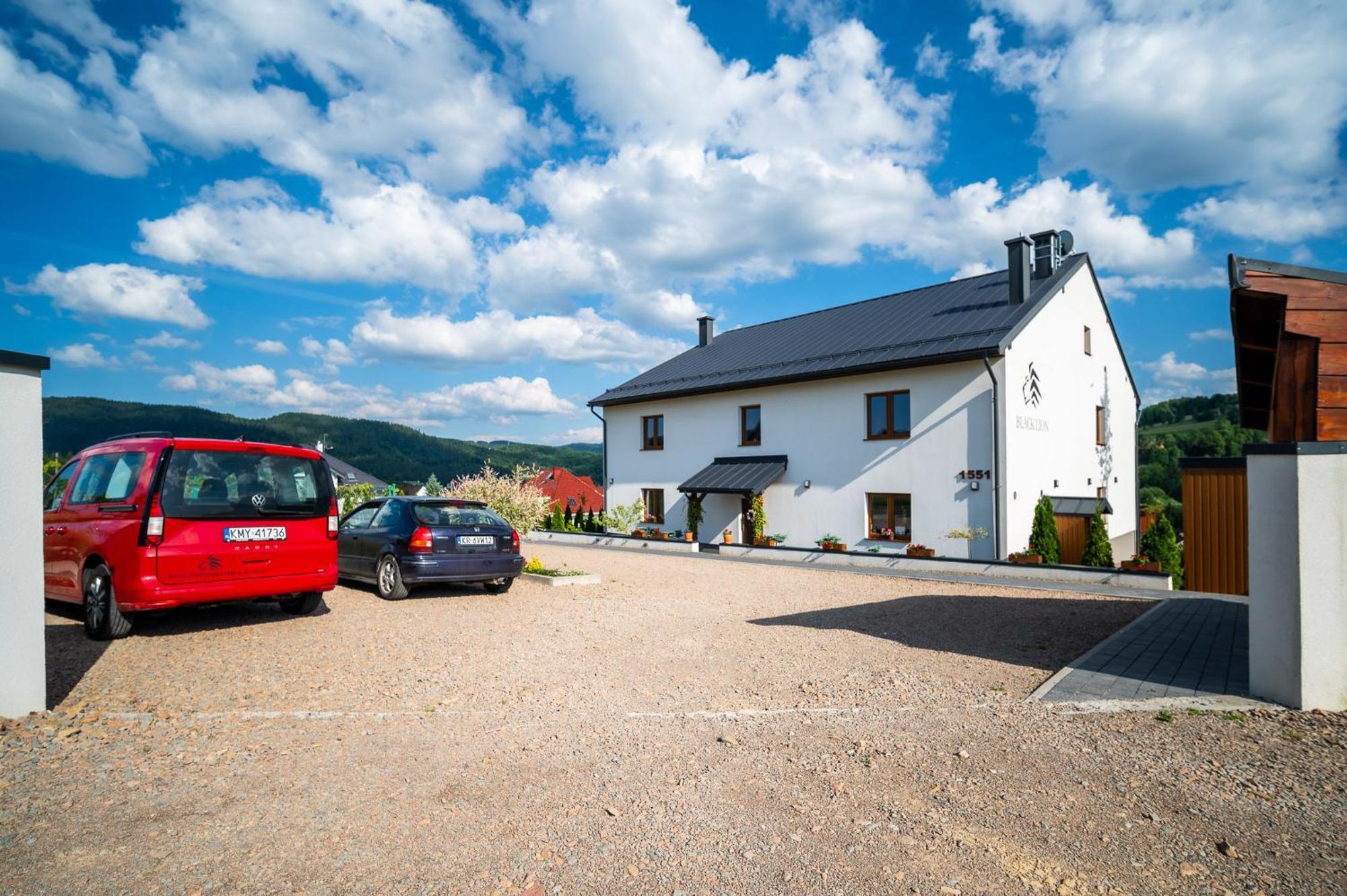 Apartamenty Black Lion Pcim Eksteriør billede